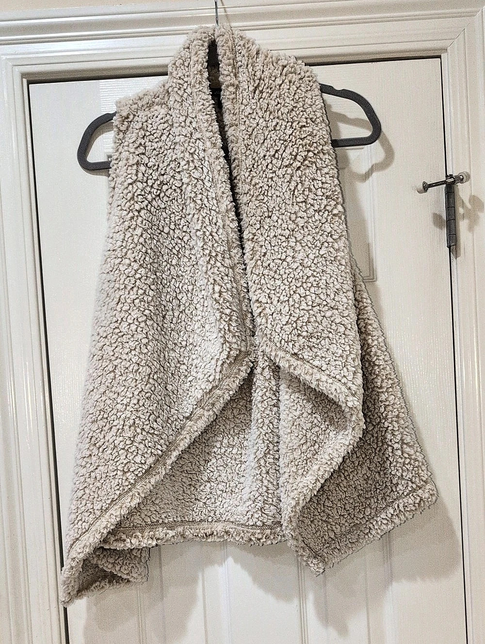 Eddie Bauer Sherpa Fleece Vest in Cream Size Small Like New